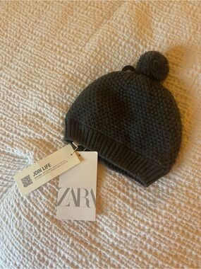 Zara Kids Knit Pom-Pom Beanie